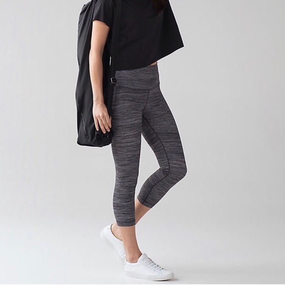 lululemon athletica Pants - Lululemon Wunder Under Hi-Rise Crop